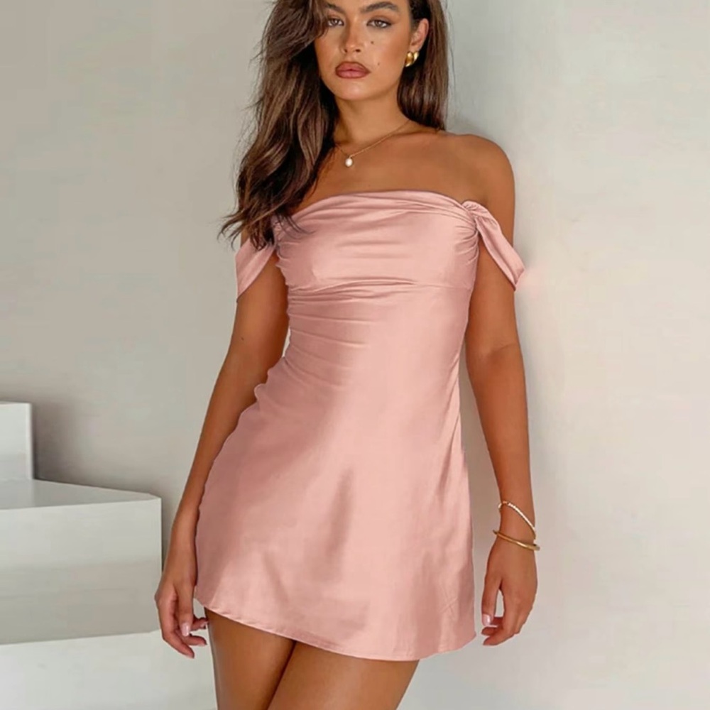 Elegant Pink Off-Shoulder Satin/Silk Dress